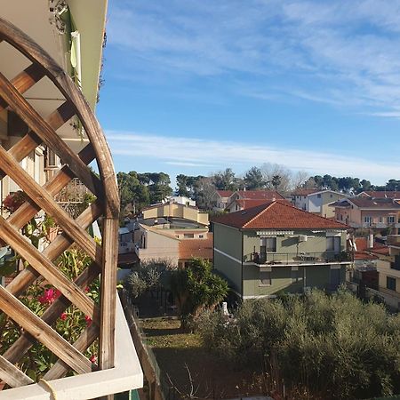 Appartamento Di Delfina Pescara Bagian luar foto